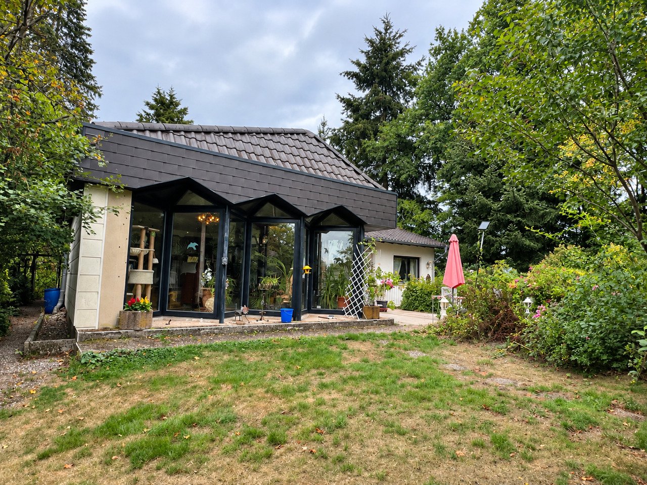 Bungalow mit großzügigem Grundstück und eigenem Pool – Leben und Wohlfühlen in Wadern-Nunkirchen -Pferdehaltung möglich- Bungalow mit großzügigem Grundstück und eigenem Pool – Leben und Wohlfühlen in Wadern-Nunkirchen -Pferdehaltung möglich-